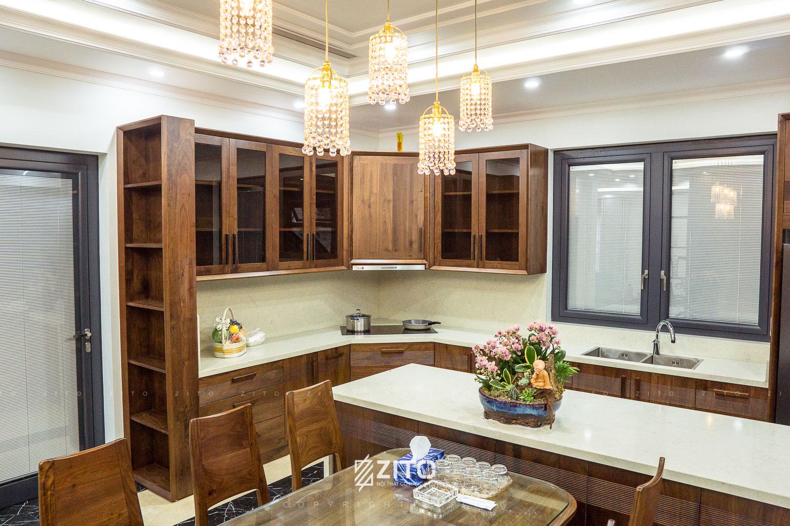 Bàn giao tủ bếp gỗ óc chó biệt thự Sơn La